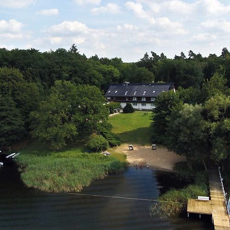 Seehotel Ichlim Sewekow エクステリア 写真